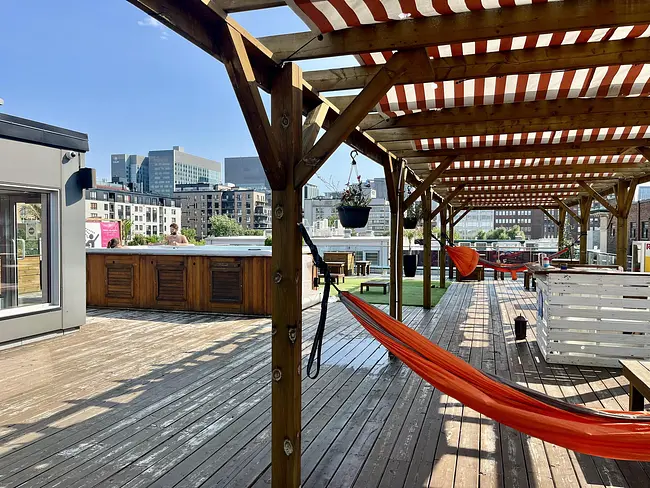 M Montreal Hotel & Hostel Rooftop