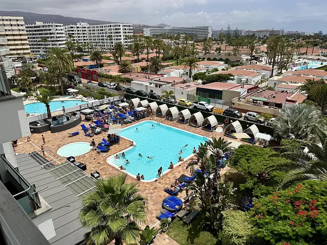 AxelBeach Maspalomas pool deck