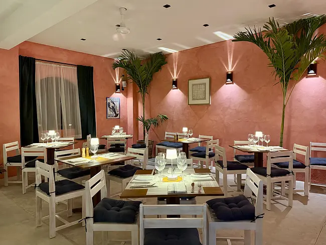 Cochon Rose at Men Zipolite