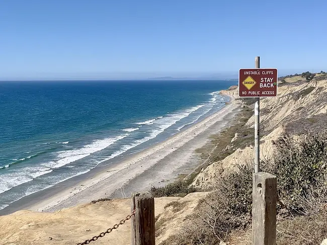 Black's Beach Trail Head