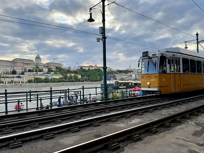 Tram 2