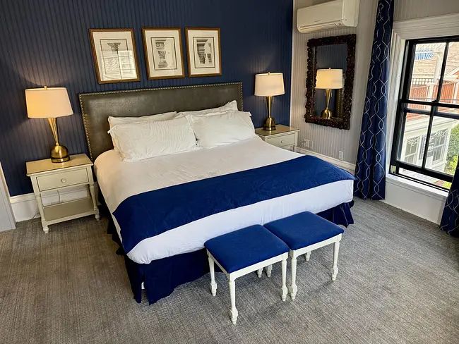 Queen Vic Bed & Beverage