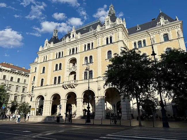 W Budapest