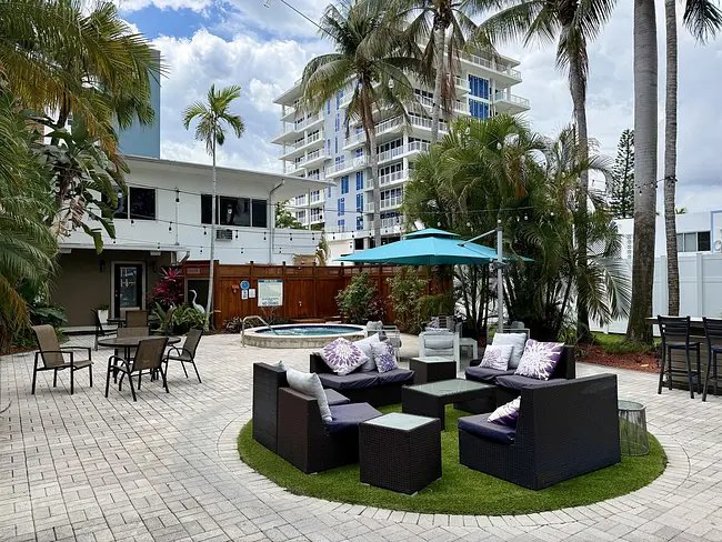 The Grand Resort Spa, Hot Tub & Outdoor Shower